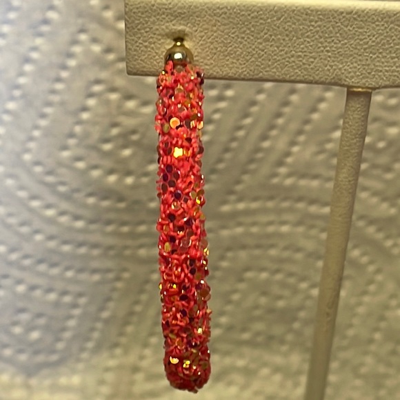 🎉❤️ Mona Large Coral Glitter Hoop Earrings Jewelry Game Day - Picture 3 of 6